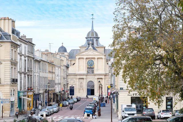 Maison Familiale d'Exception au Cœur de Versailles avec Jardin et Vue Dégagée