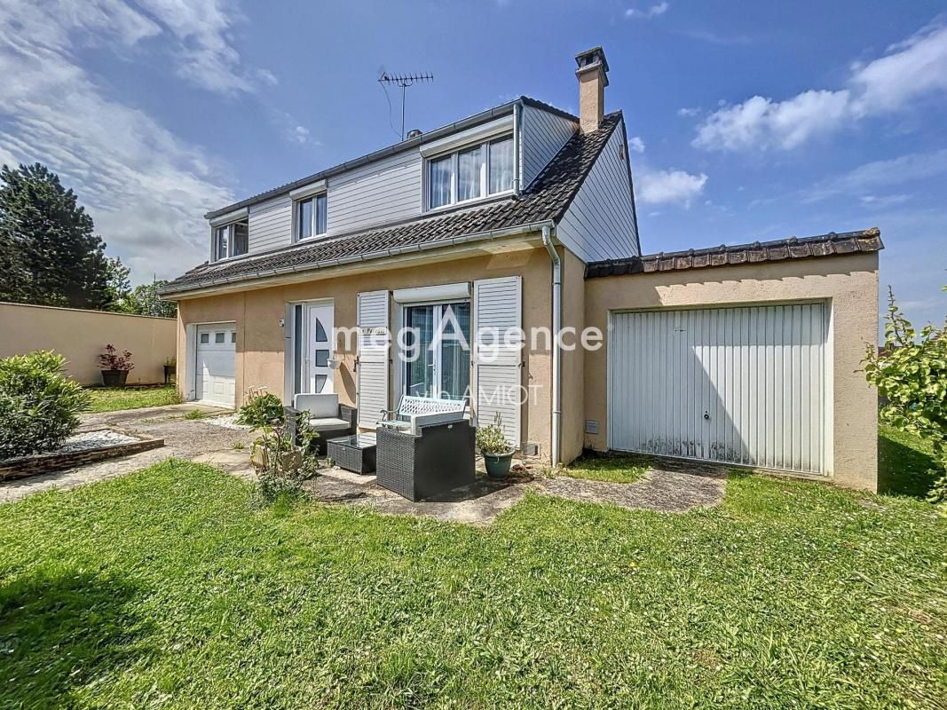 MAISON INDIVIDUELLE  AVEC GARAGE ET ATELIER