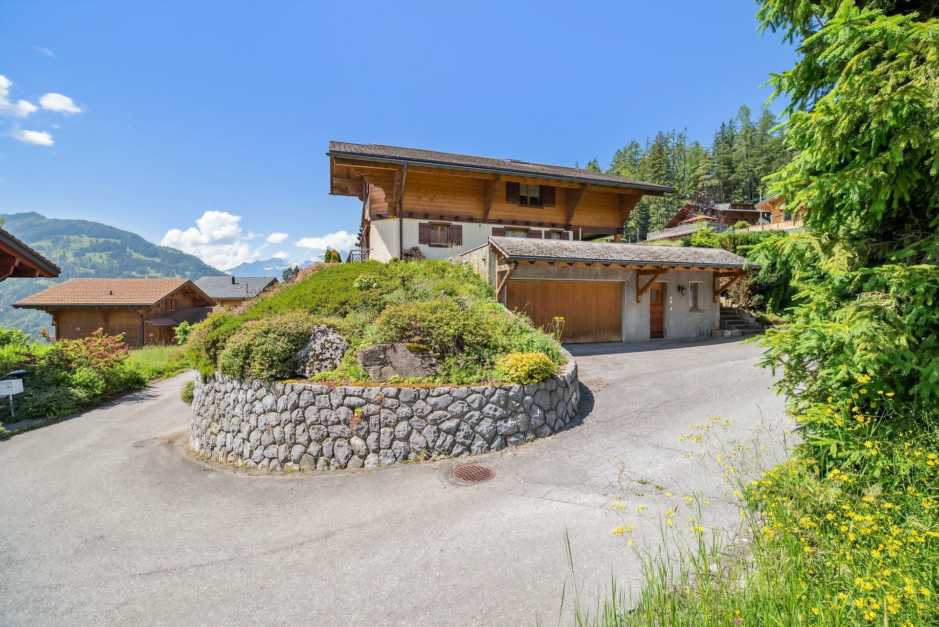 Spacieux chalet familial, salle de billard, carnotzet, vue panoramique