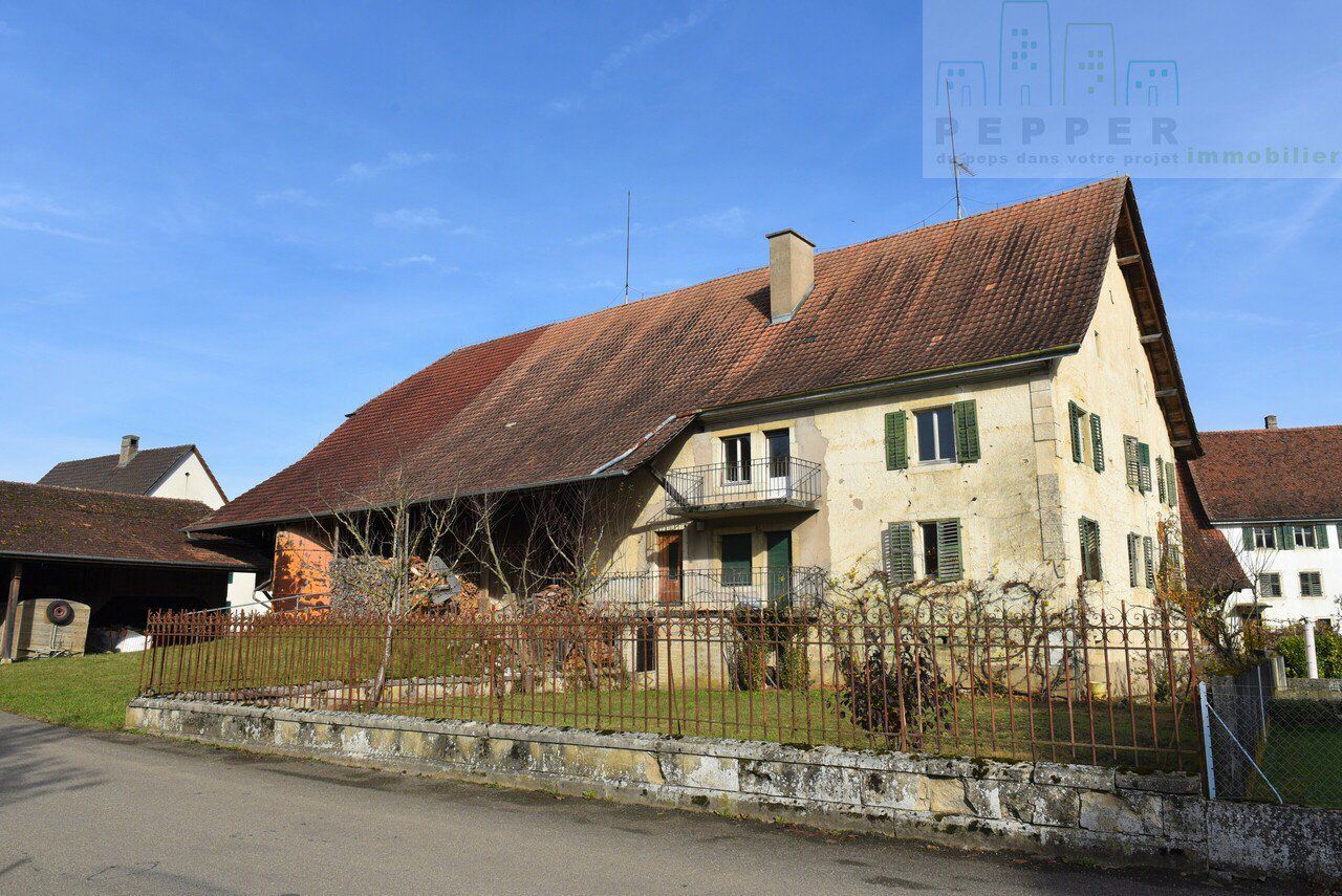 Two-apartment and rural residential house with great potential