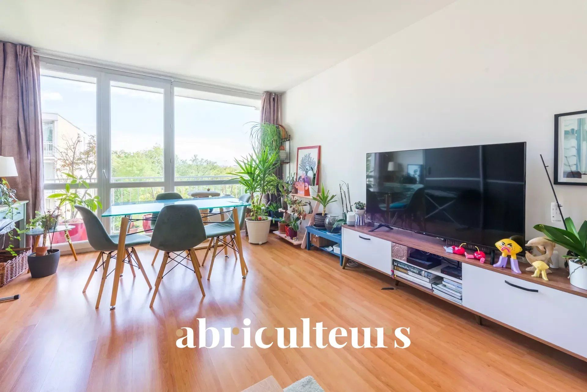 Appartement 4 pièces avec balcon, parking et cave - 82m²