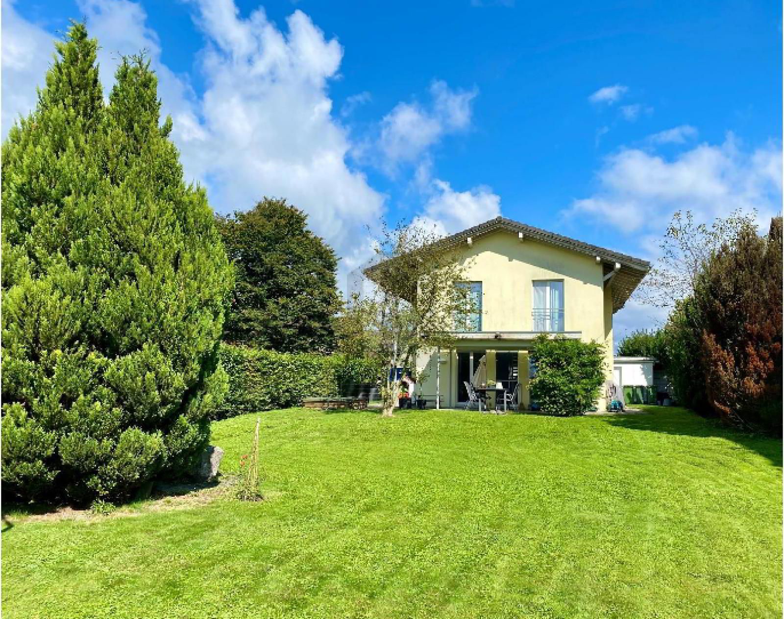 MAISON INDIVIDUELLE AVEC TERRAIN SPACIEUX