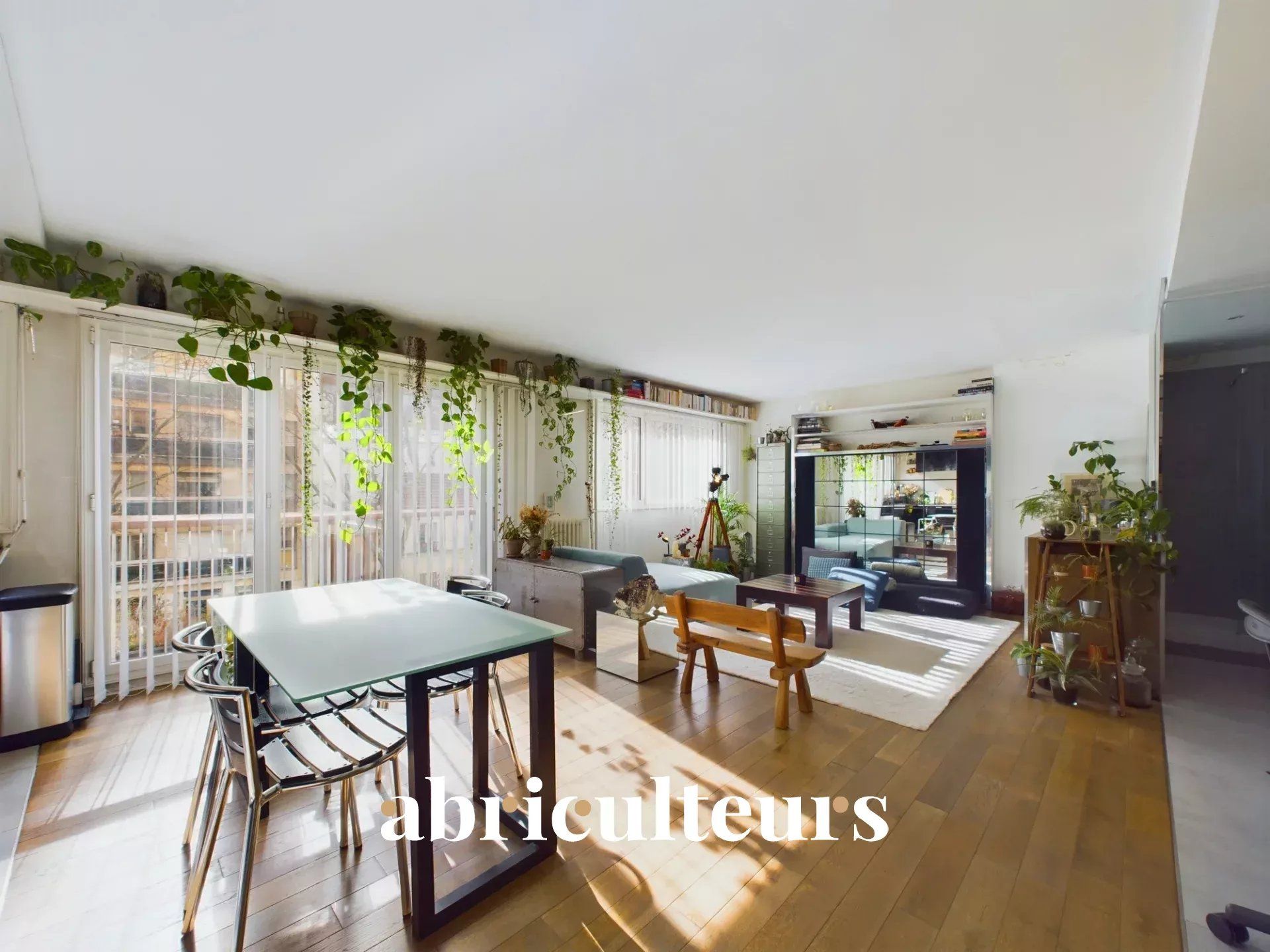 Beau studio, style loft, au coeur du 18ème - Lamarck Caulaincourt - Paris