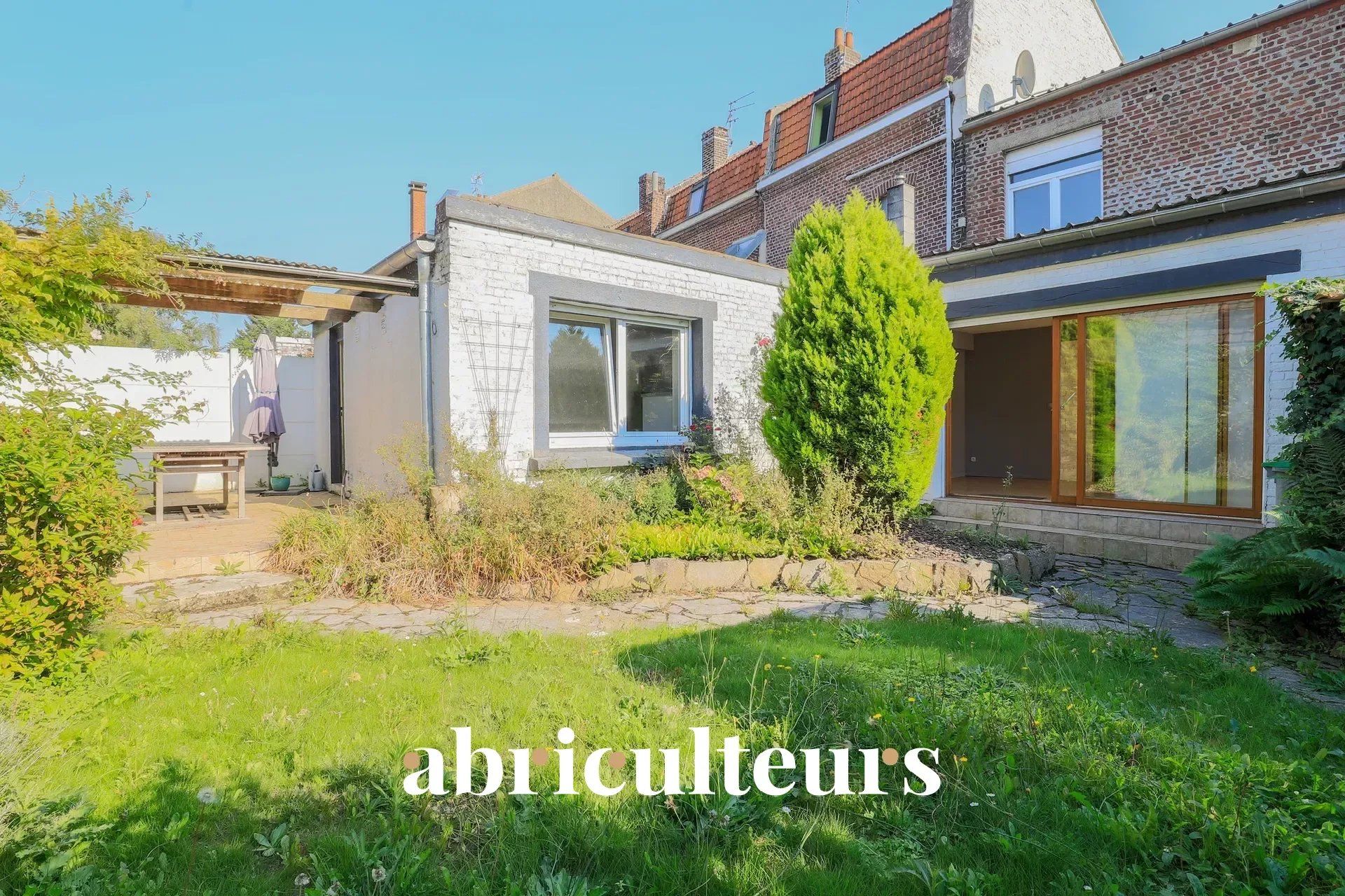 Maison de 7 pièces de 220 m2 avec jardin, terasse et garage - Idéal pour les familles - Hallennes-lez-Haubourdin