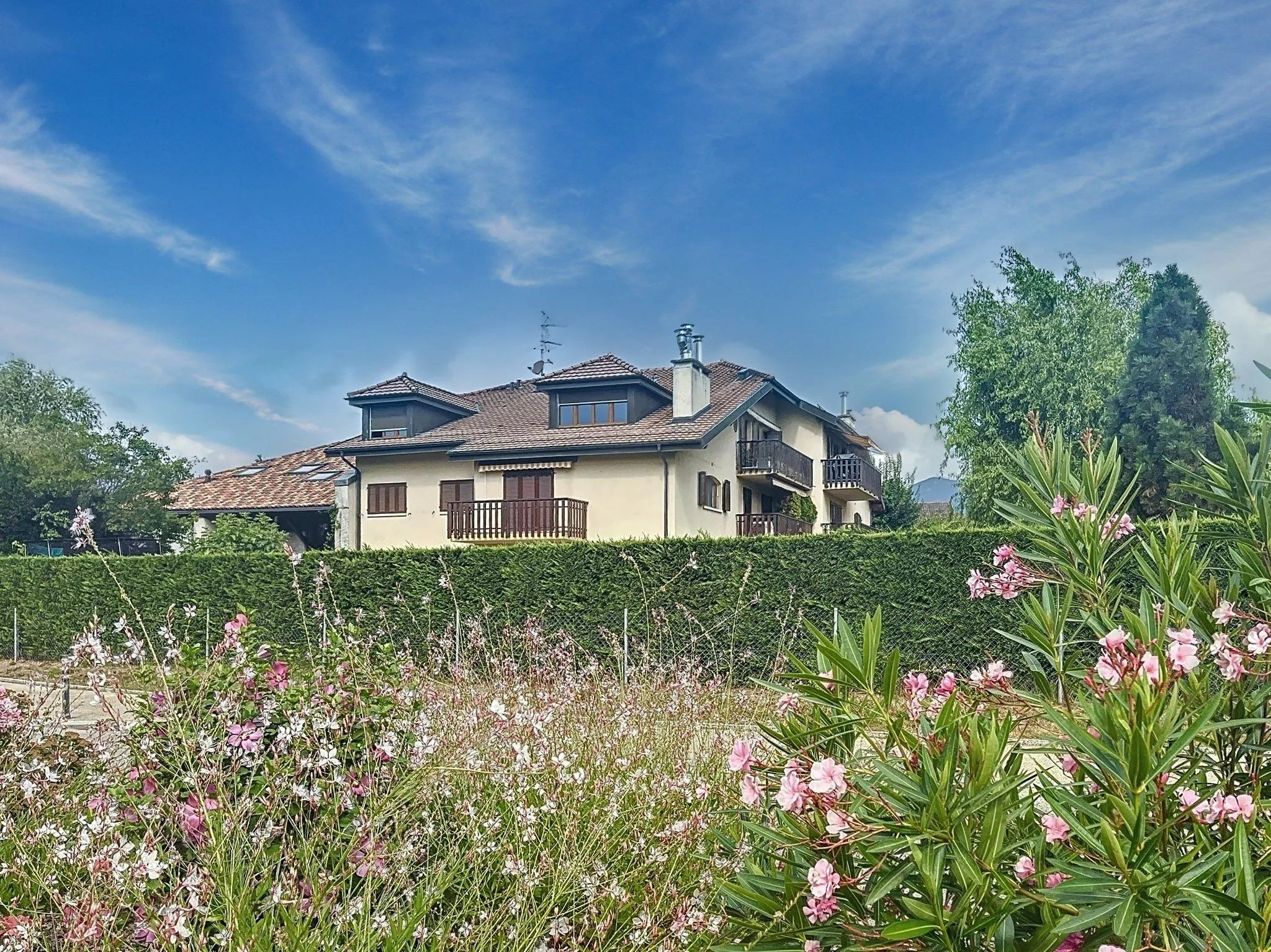 Duplex en attique aux portes du canton de Genève