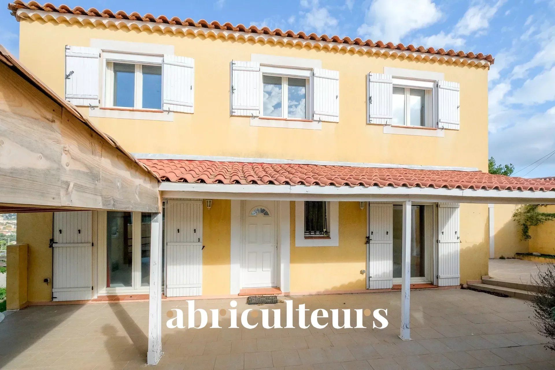 Charmante maison de 5 pièces avec jardin à Marseille 13015 - Idéale pour une famille