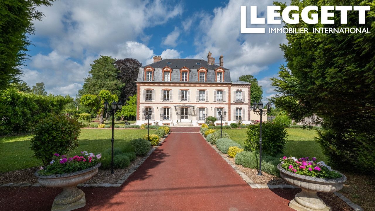 Maison de maître avec dépendances sur 2 ha. Piscine, salle de réception indépendante, étang, 41 min de Paris